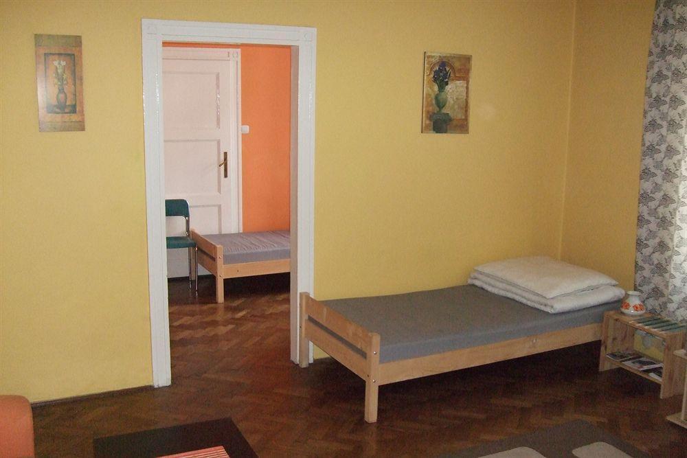 Old Walls Hostel Красков Екстериор снимка
