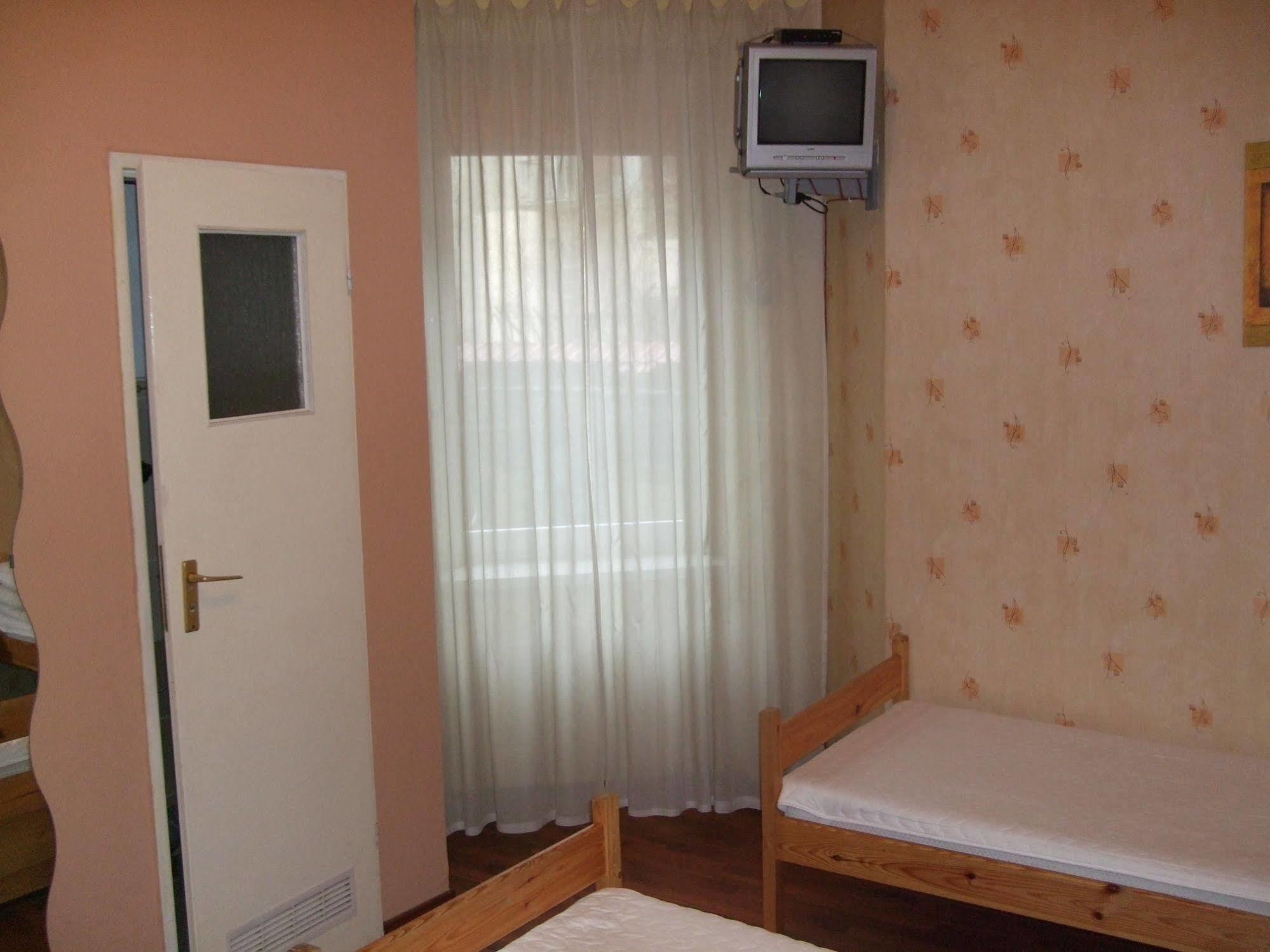 Old Walls Hostel Красков Екстериор снимка