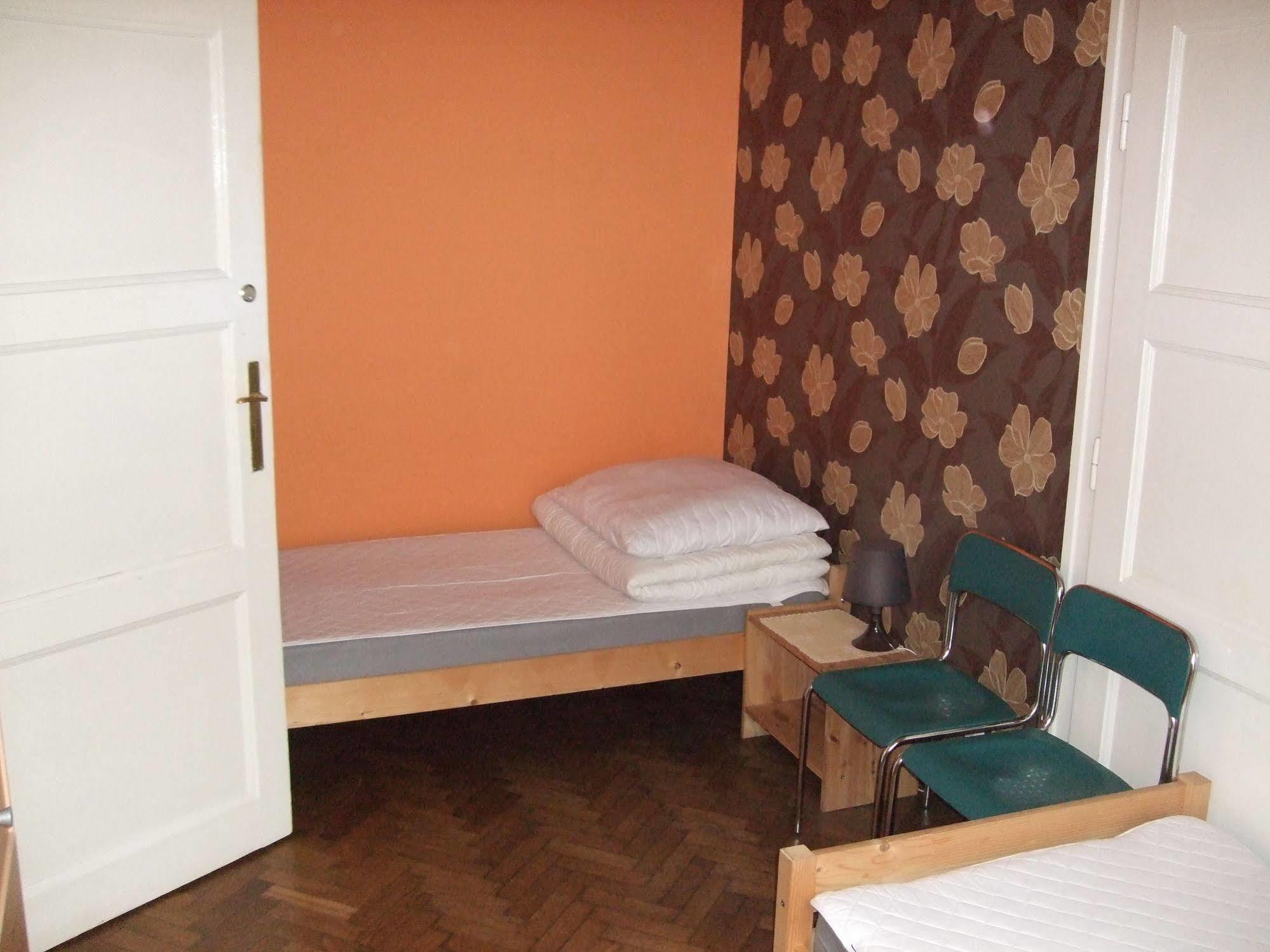 Old Walls Hostel Красков Екстериор снимка