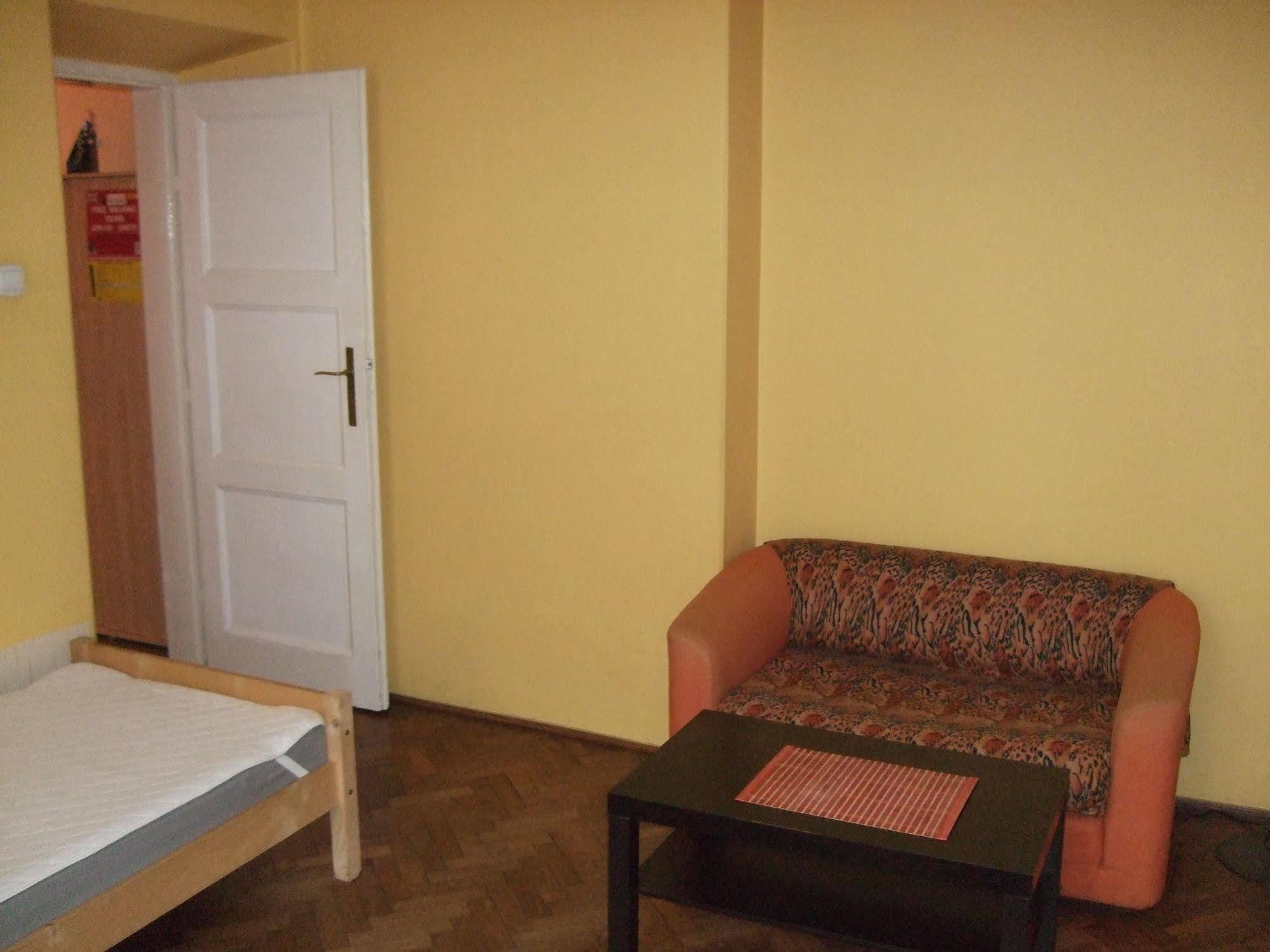 Old Walls Hostel Красков Екстериор снимка