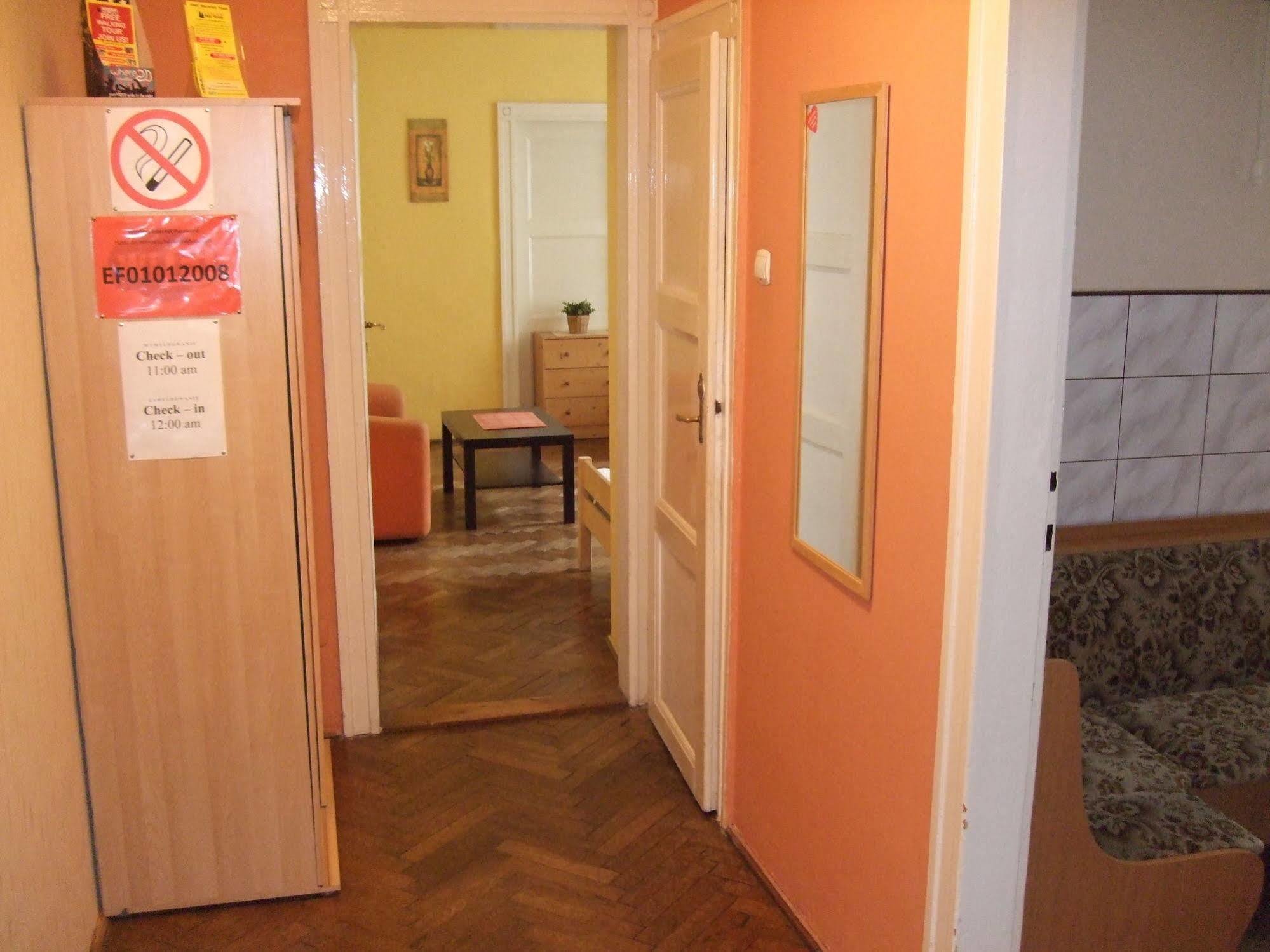 Old Walls Hostel Красков Екстериор снимка