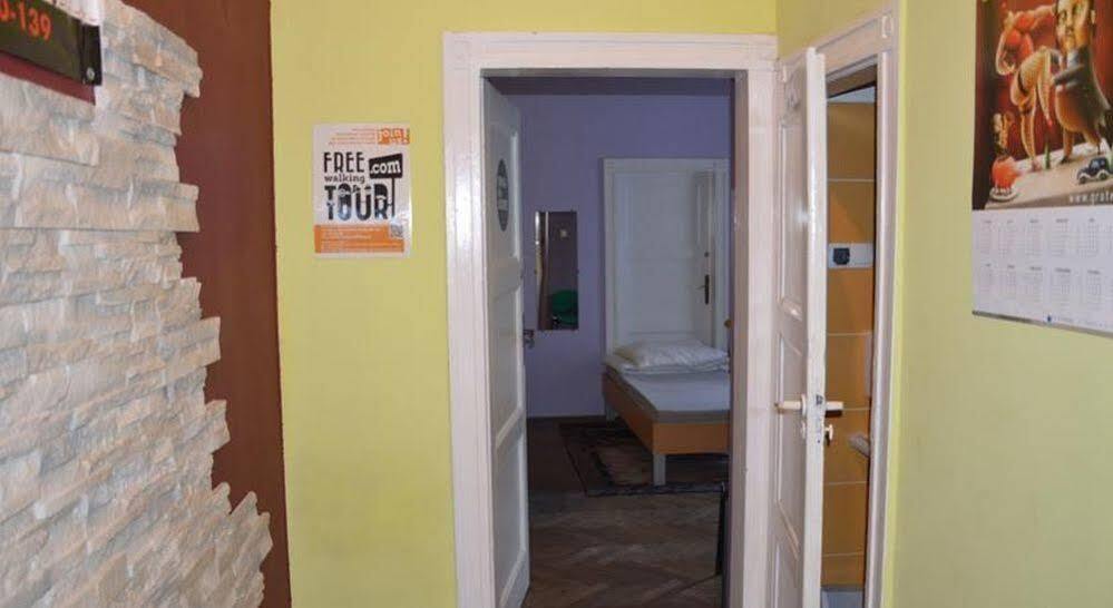 Old Walls Hostel Красков Екстериор снимка